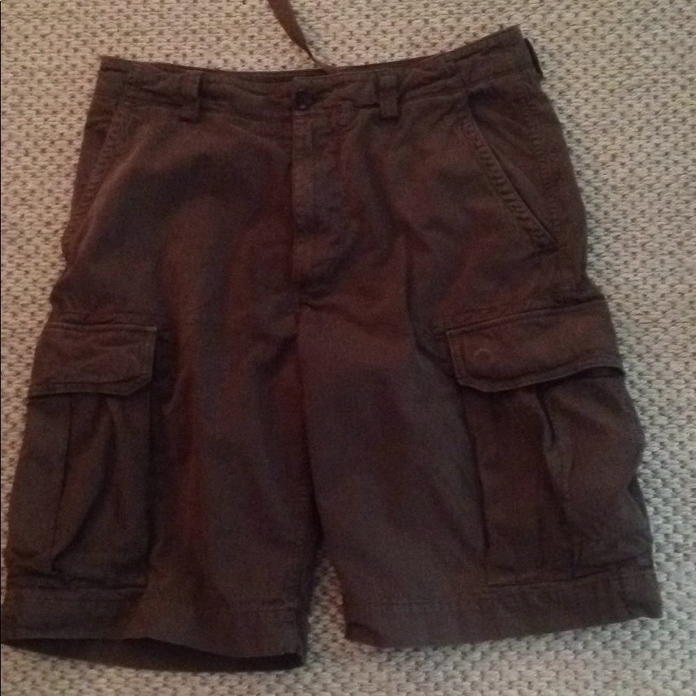 Men’s Banana Republic 100% Cotton cargo shorts.
